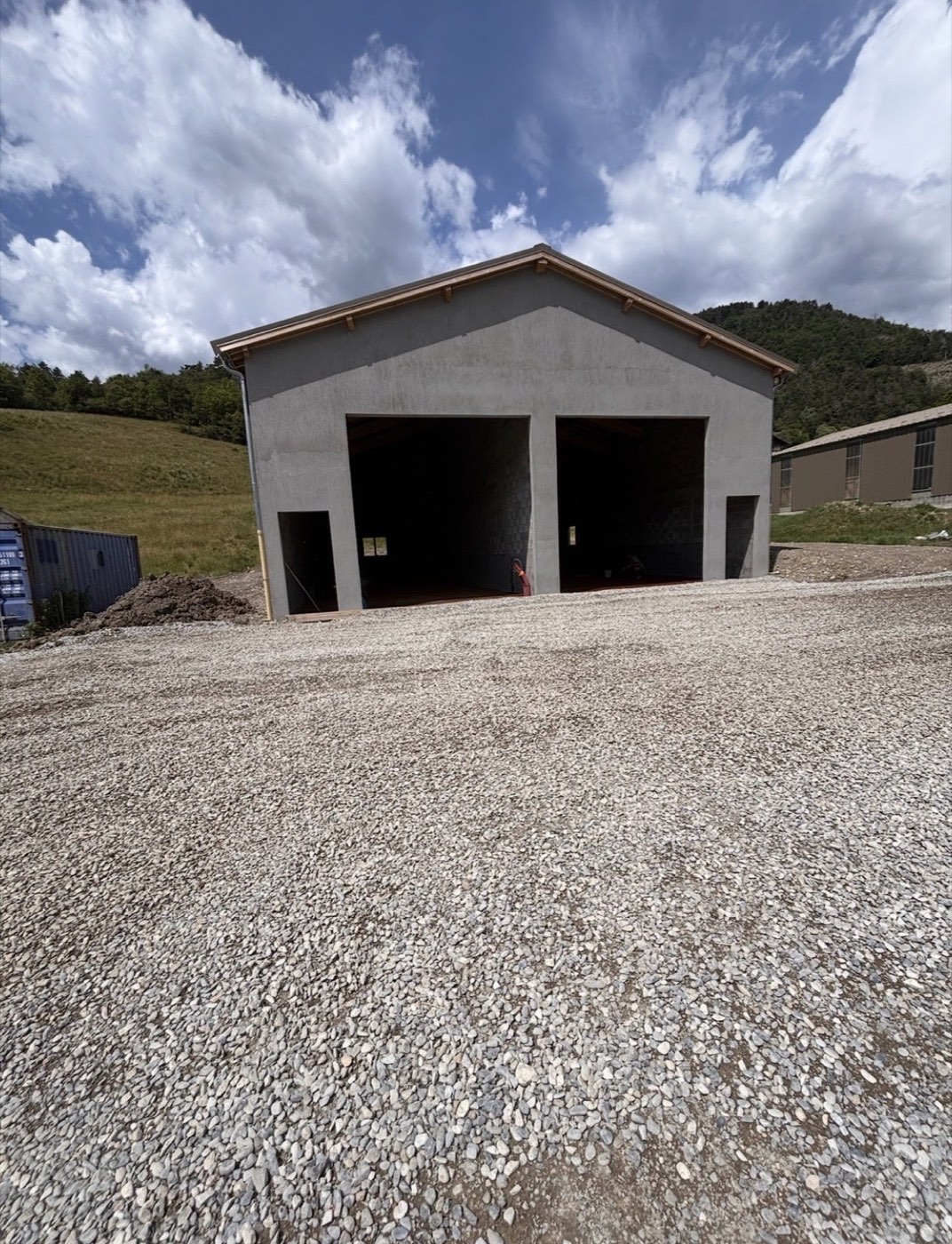 Après — atelier relais en cours de finitions à Allons