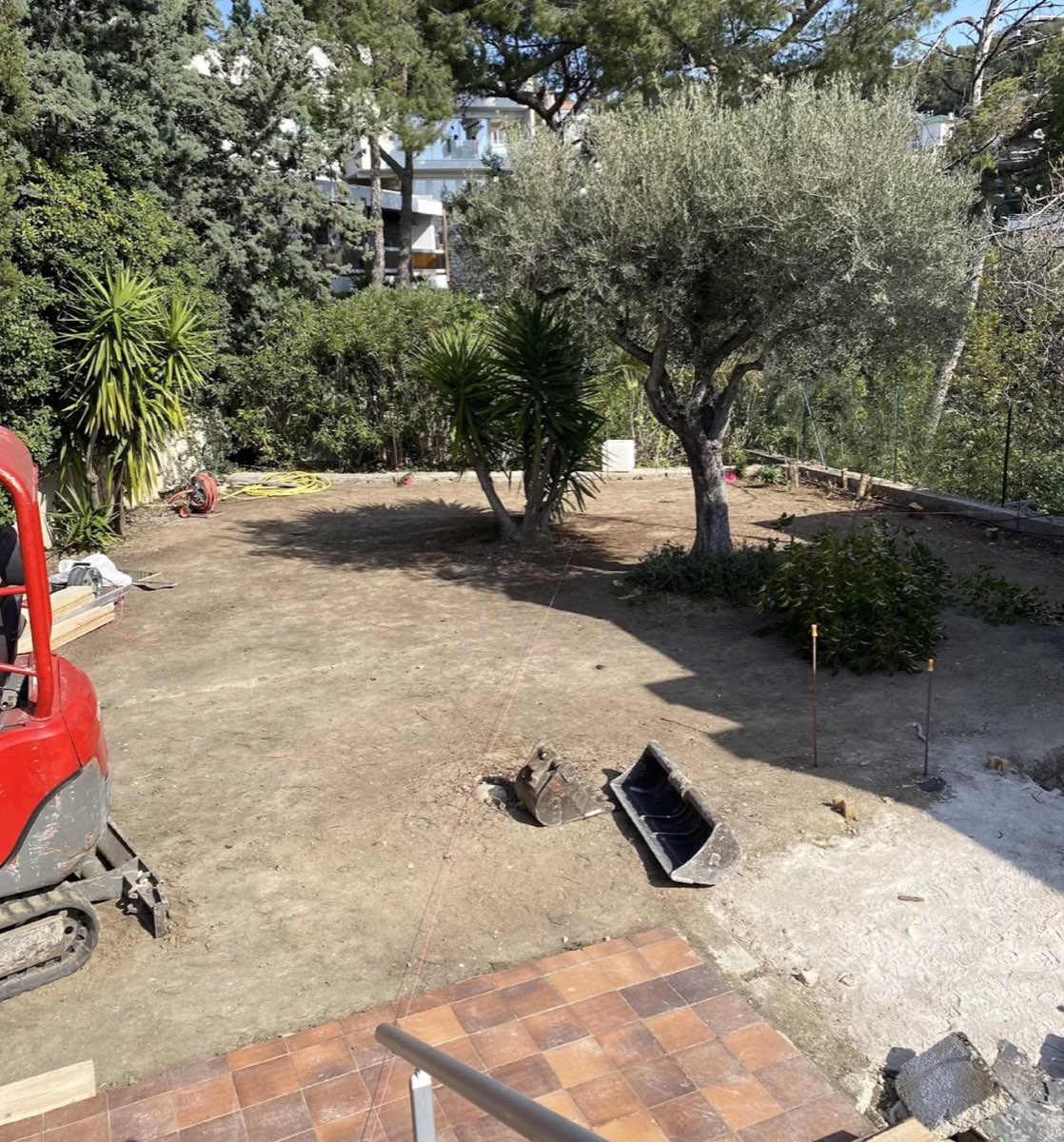 Avant — jardin avant création de la piscine