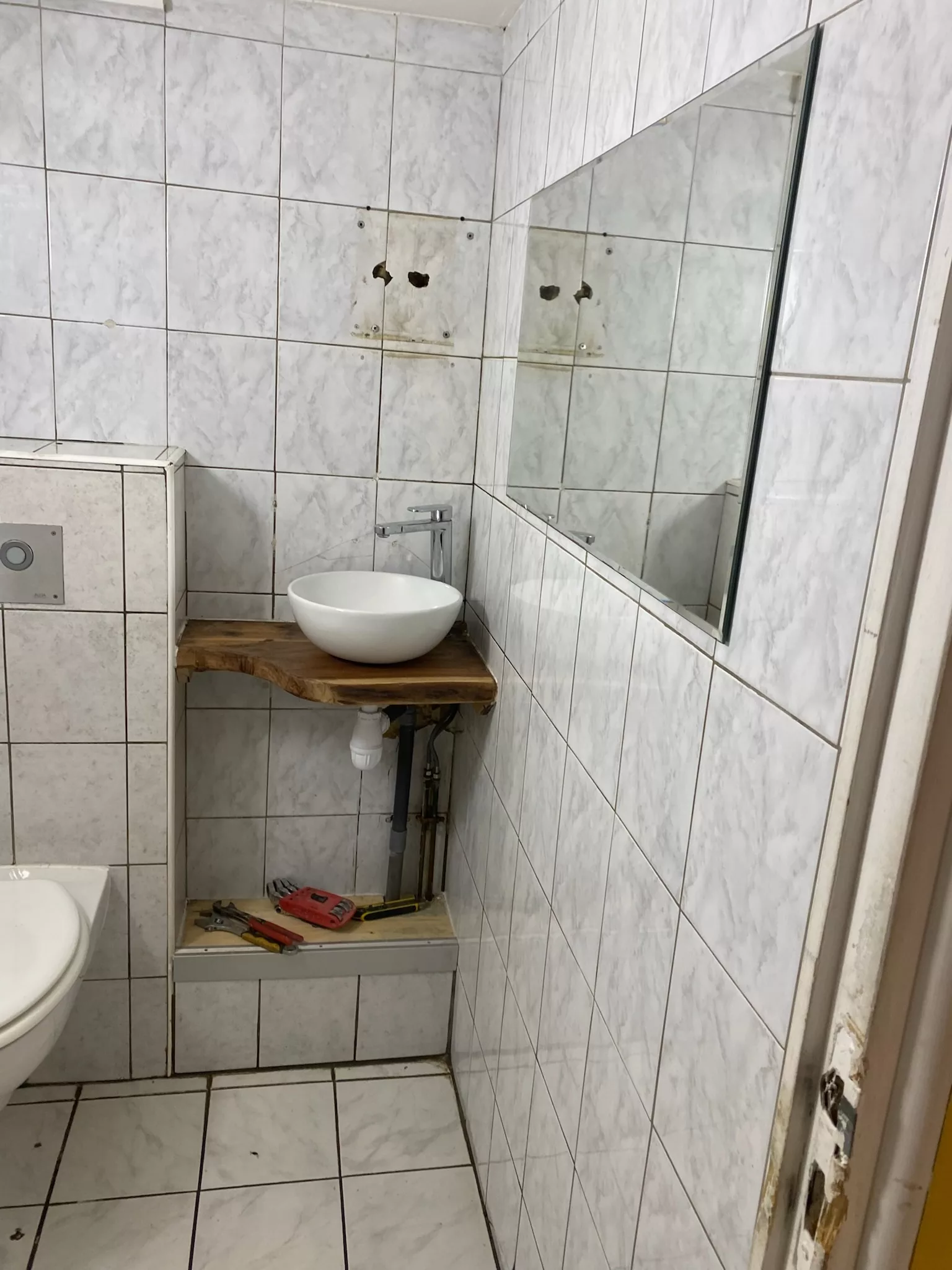 Salle de bain entièrement rénovée par JHS