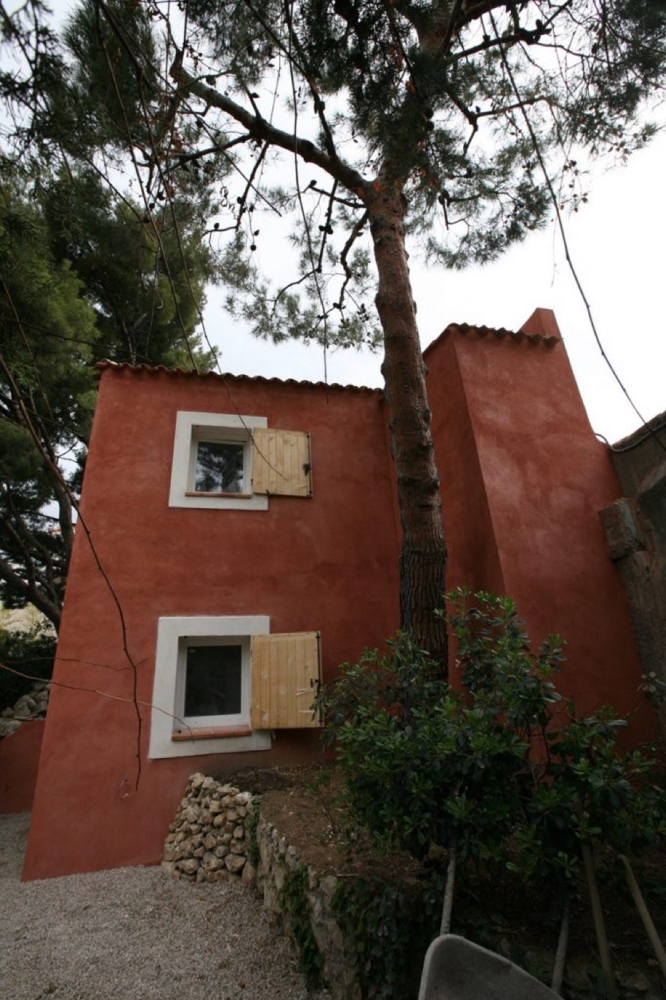 Villa provençale à l'ocre rouge, construction JHS livrée