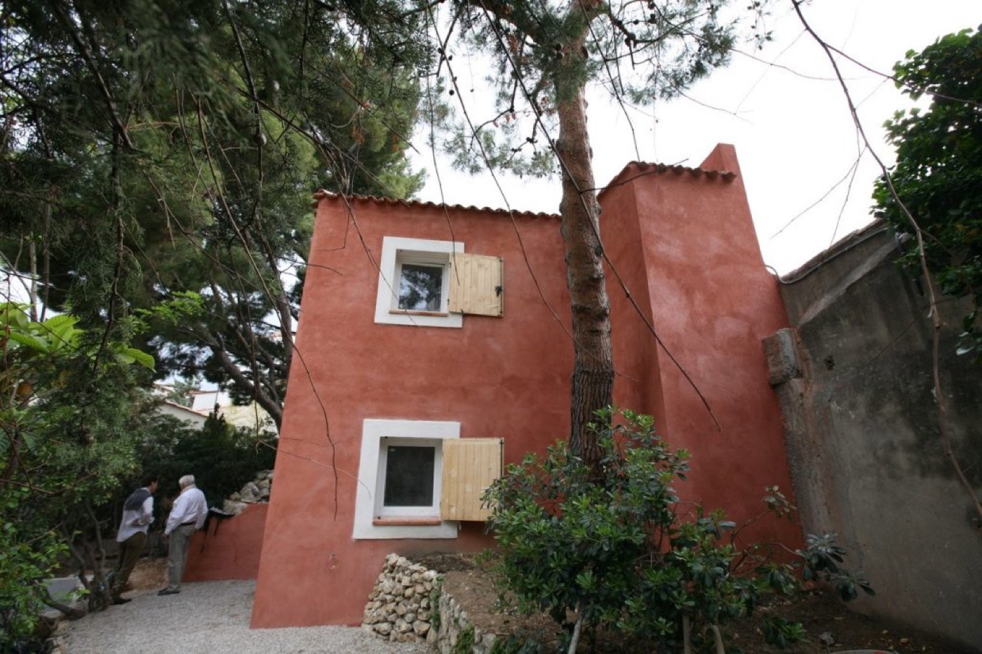 Villa provençale à l'ocre rouge construite par JHS