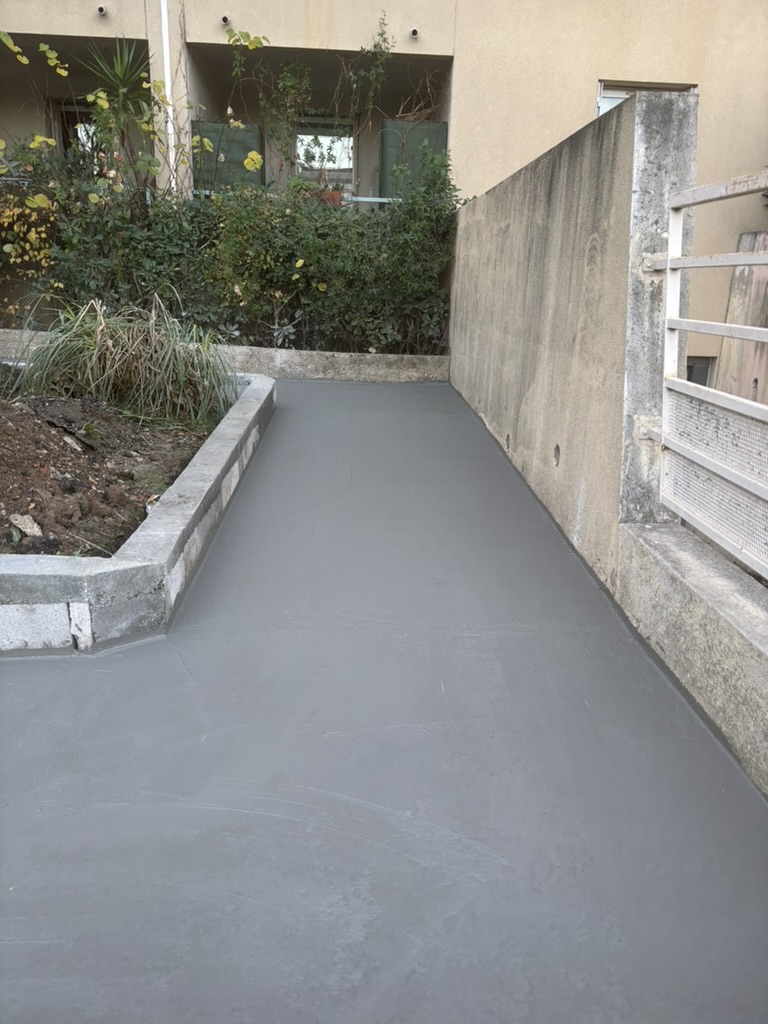 D0342AC3-5A54-4FC5-8CF7-761F4A943D59_1_105_c